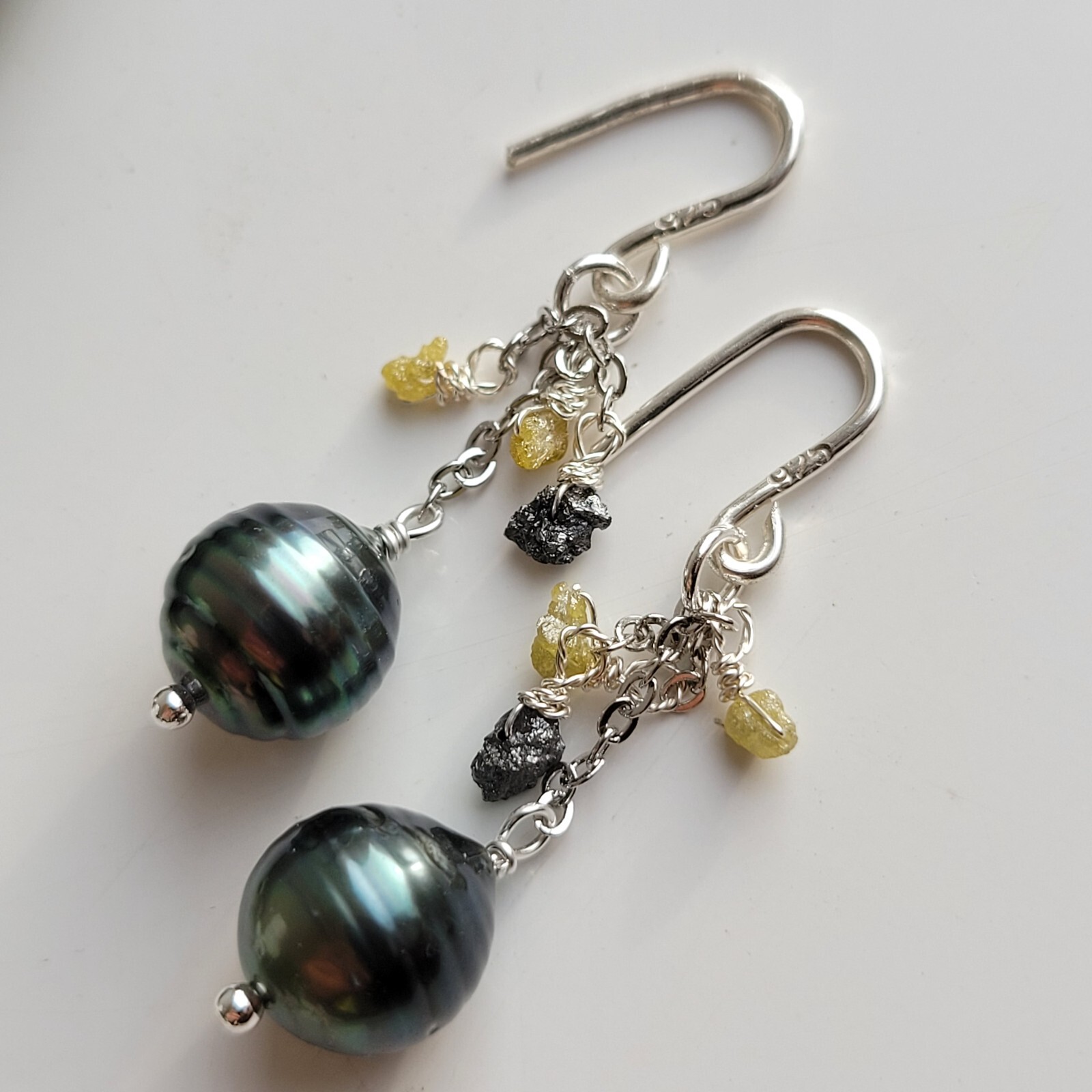 Boucles d'oreilles perle de Tahiti noire or jaune, le cadeau d'exception - 2