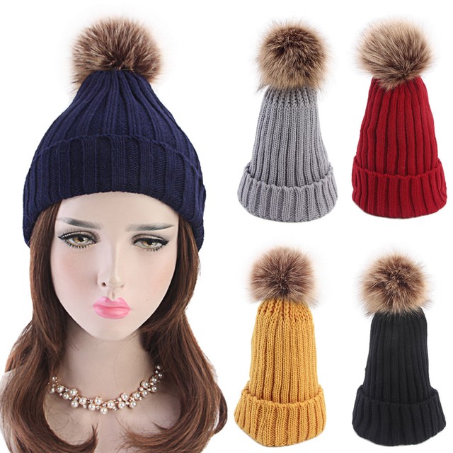 womans bobble hat