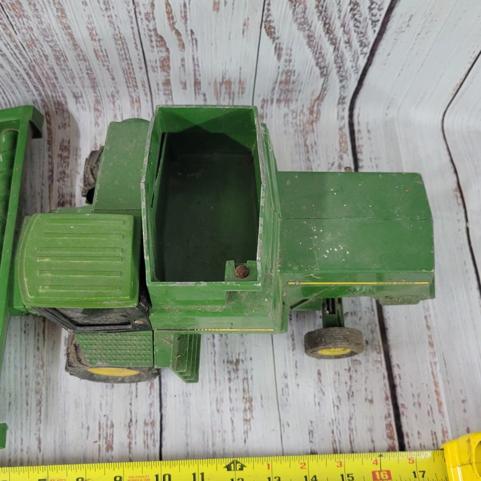 Vtg Ertl 1/32 john deere diecast combine 8 row corn head plastic missing spout - Image 3 of 4