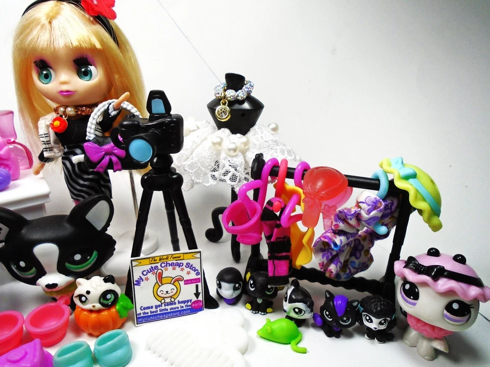 Littlest Pet Shop Blythe Fashion show set #2249 #2248 #2245 #2244 Authentic - Image 4 of 4