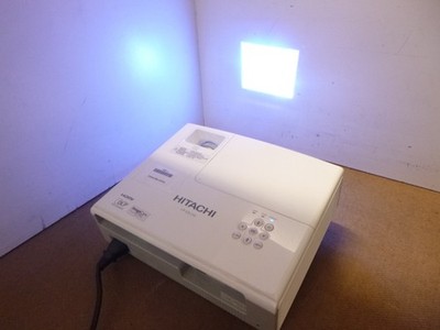 Hitachi CP-DX250 DLP 1080 HD 4:3 XGA HDMI Projector