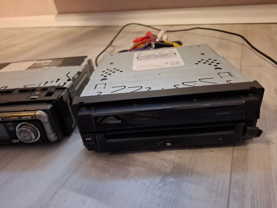 Clarion VZ402E und JVC KD-G701 - Bild 4 von 4