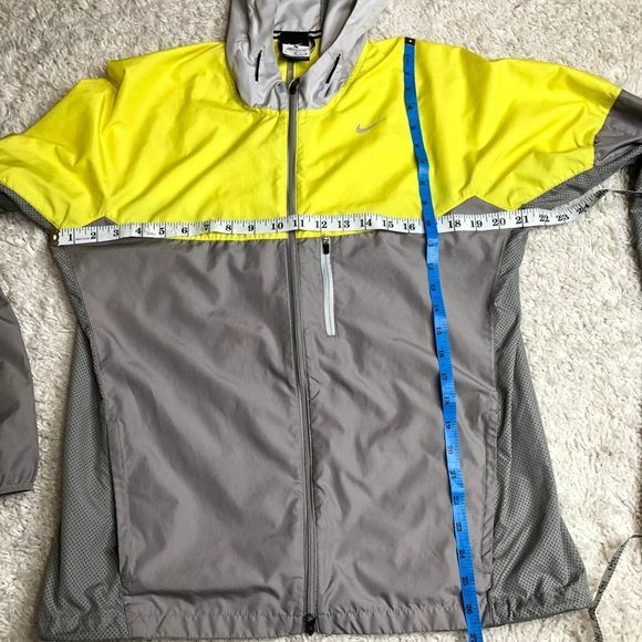 Nike medium lightweight running jacket shell - image 7