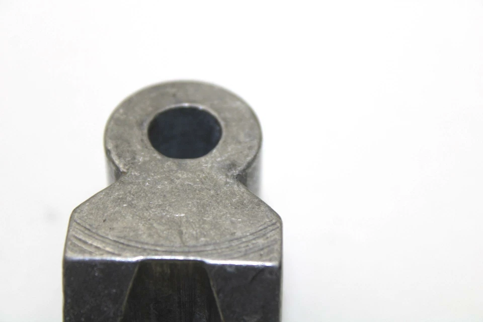 Par de soportes de montaje de suspensión de rueda loca Polaris OEM 5630399 Q9 Foto 3 de 4