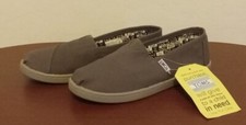 NEW TOMS Size 5 Youth Classic Ash Canvas Slip On One For One Shoes