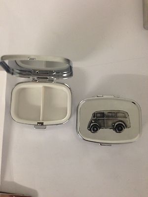 Morris J Type Van Ref169 Zinnoptik Autoemblem auf silberner Metall Pillendose