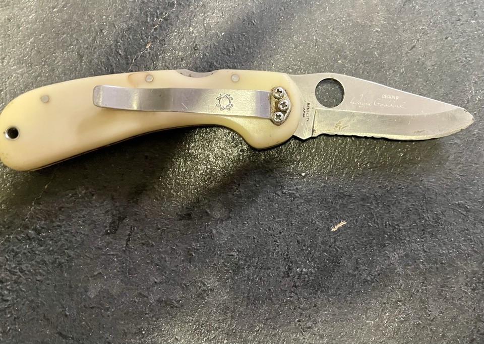 Spyderco Wayne Goddard custom autographed ComboEdge White Micarta ...