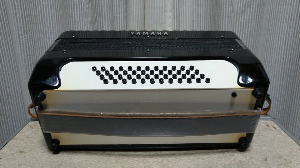 YAMAHA YA-48 Accordion 34 keys 48 basses Musical Instrument Black Working Used - Image 4 of 4