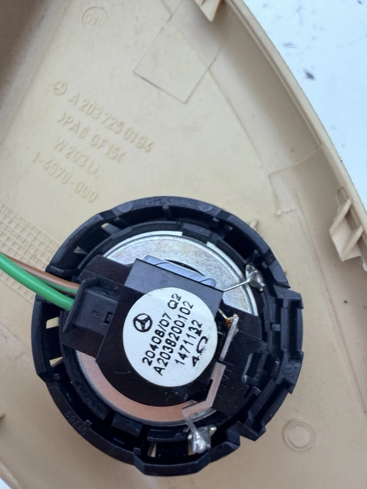 01-04 Cubierta Altavoz Tweeter Puerta Izquierda Mercedes W203 C240 Fabricante de Equipo Original Foto 4 de 4