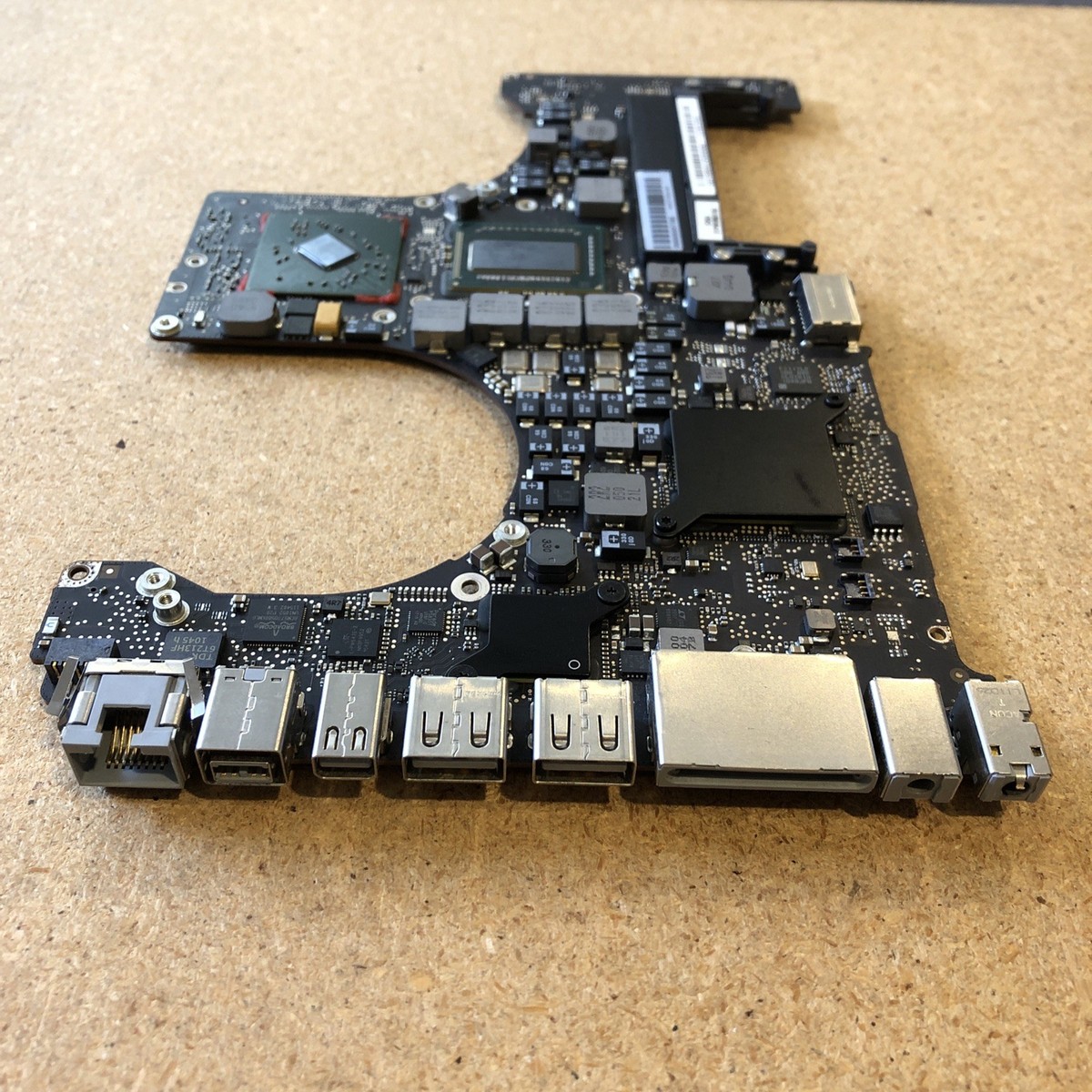 Apple Macbook Pro A1286, Intel (820-2915-B) Motherboard for sale