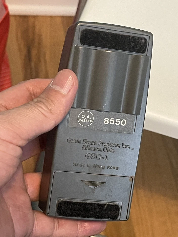 Buscador de tachuelas Genie Genie vintage Foto 3 de 4