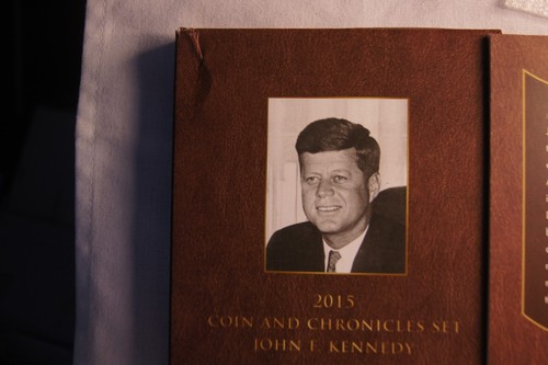 Juego de monedas y crónicas John F Kennedy 2015 como nuevo de Estados Unidos OGP/COA con folleto - Imagen 2 de 8