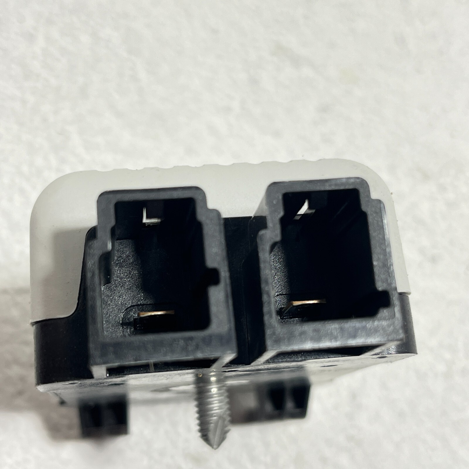 VOLKSWAGEN ATLAS 2018-2024 RADIO ANTENNA AMPLIFIER NOISE SUPPRESSOR FILTER OEM