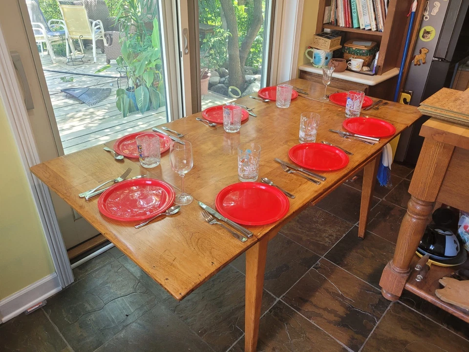 Mesa extensible restaurada de creación colonial Cushman, abedul, cir. años 40 Foto 3 de 4