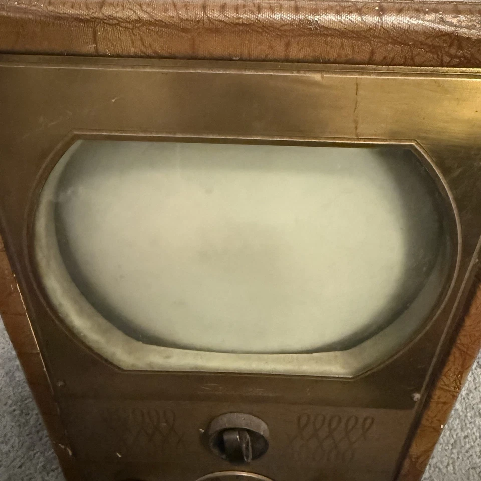 Antique Sears Roebuck Leatherette Silver tone portable TV PARTS/REPAIR - Image 3 of 4