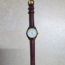Quarz Armbanduhr Analog weißes Zifferblatt braunes Band Für Damen