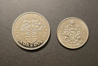 LOT OF 2 UNUSUAL 1 DOLLAR & 50 CENTS COINS 1971 - COIN CANADA BRITISH COLUMBIA
