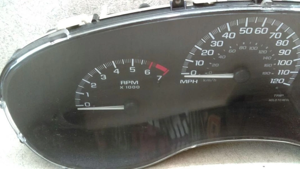 Speedometer Instrument Cluster 09377951 Fits 01-03 CHEVROLET MALIBU F44-182917 - Image 2 of 4