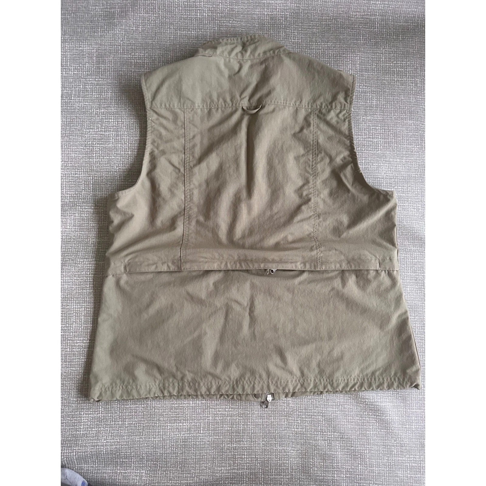 Magellans Travel Gear Mens XL Khaki Utility Vest Multi-Pocket RFID Safe Fishing - product detail image 2