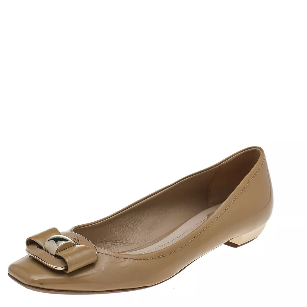 Ballerines Dior beige en cuir verni taille 40