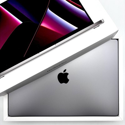 Apple 2021 MacBook Pro 16'' M1 MAX 32GB RAM 8TB SSD OPEN BOX *PRISTINE*