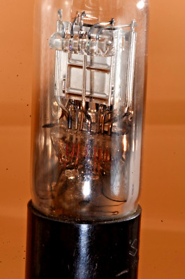 864 Sylvania - 1 Stk. - Triode - U61B 100% getestet - seltene Vintage Audioröhre