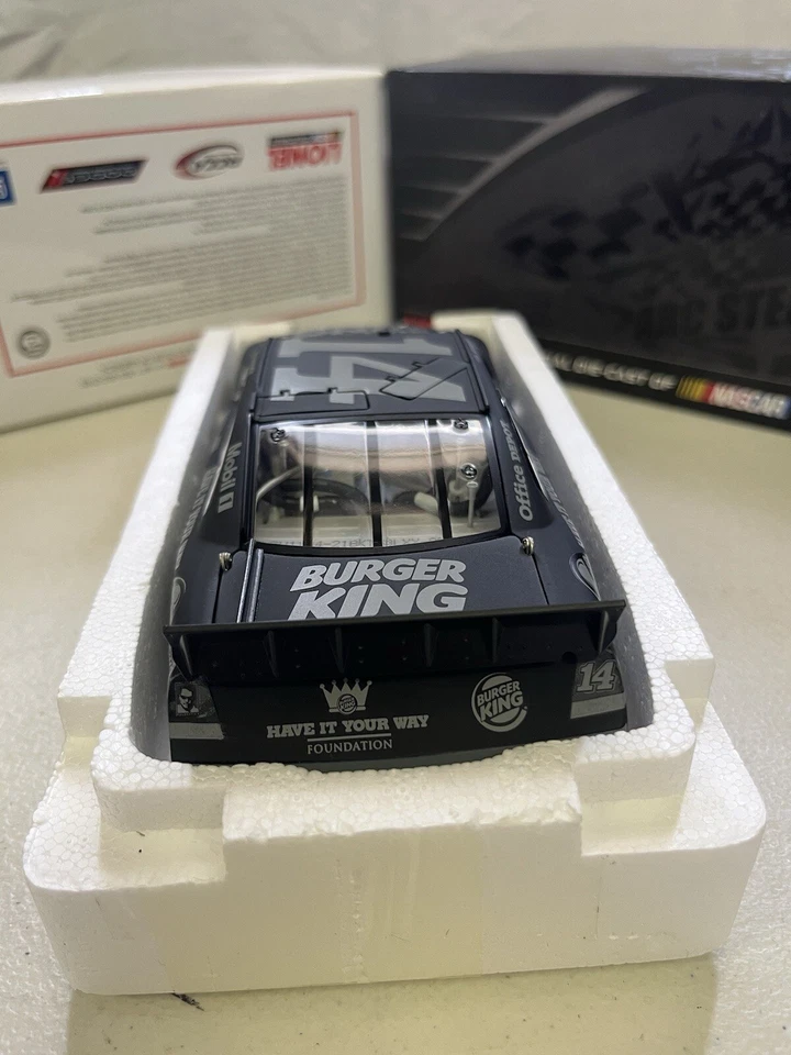 Tony Stewart 2011 Action #14 Stealth Finish Burger King Chevy 249/302 Foto 2 de 4