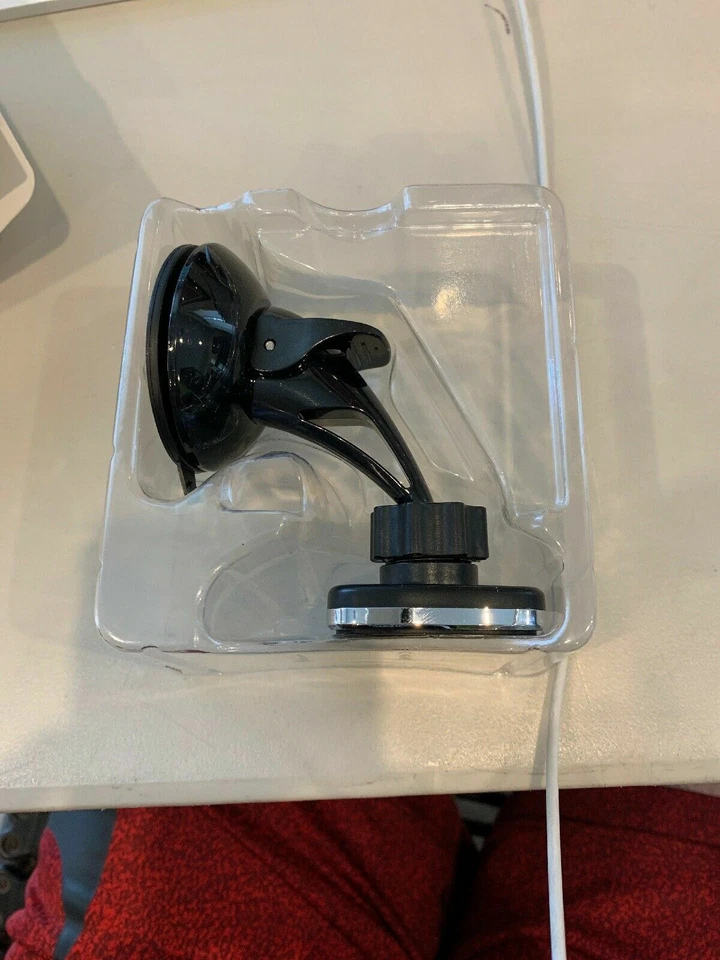 Puregear Magnetic Suction Cup Universal Dash Mount For All Phones - Black - Image 2 of 2