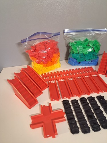 Bulk Dominoes Over 400 Pcs Plastic- Made In Usa Atwood Toys - Picture 2 of 5