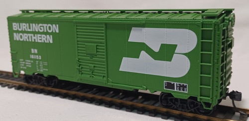 Coche de caja escala HO Accurail #3219 Burlington Nortern 40' # 161153 KADEES construido | Zustand: Used