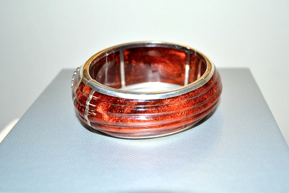 Новый $695 MIRIAM SALAT Капри гранат смолы чистого кристалла на петлях браслет - Изображение 4 из 4