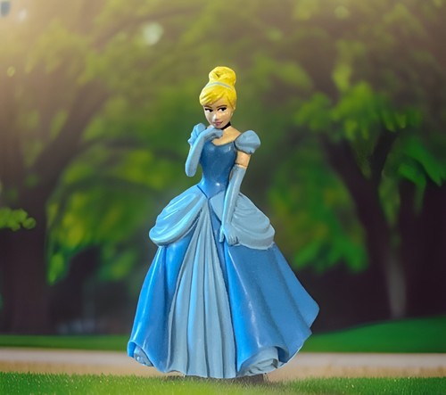 Disney Store London Princess CINDERELLA Blue Gown PVC Figure DecoPac Rare