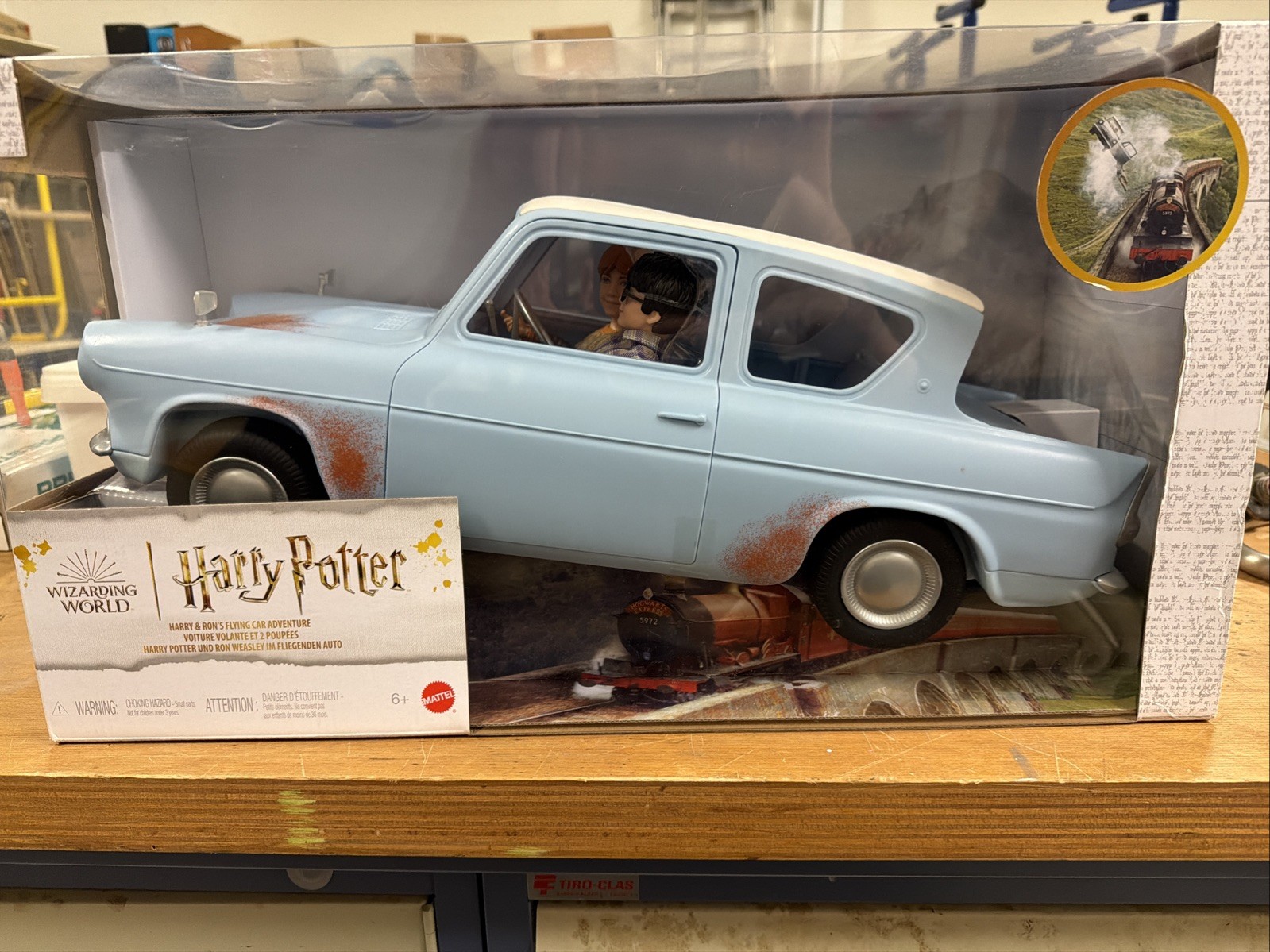 Voiture volante Harry Potter Mattel jouet figurine magique Ford Anglia turquoise