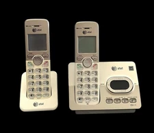 At&T EL52313 Cordless Phone System 2 Handheld Receivers Excellent Condition