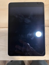 Apple iPad Mini 1st Gen A1432 16GB (WIFI) BLA...
