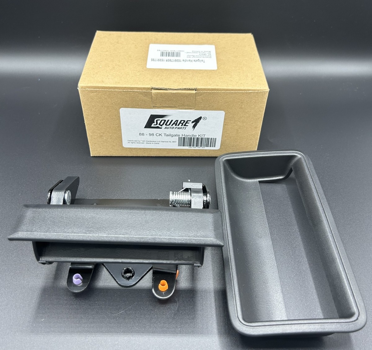 1988-1998 CHEVY SILVERADO PICKUP TAILGATE HANDLE LATCH AND BEZEL C