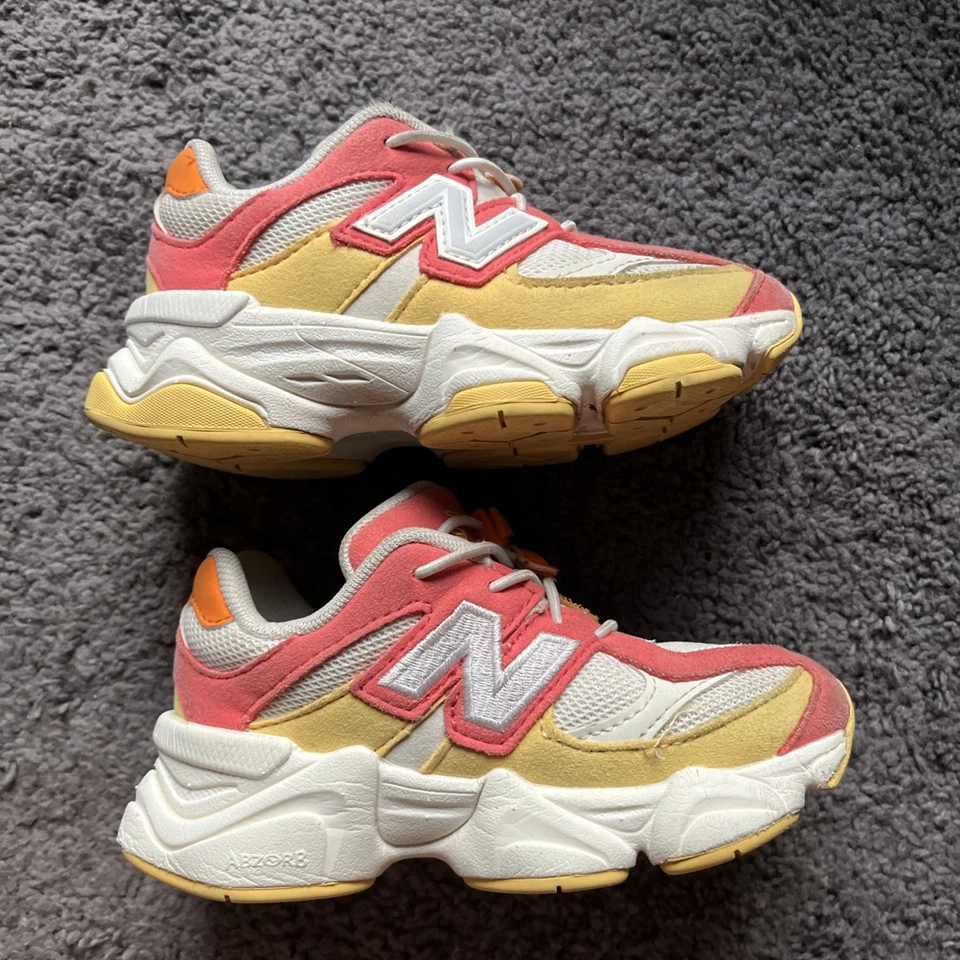 New Balance 9060 PS Clementina/Rojo - Fluorescente U9060FLO Talla 9C Foto 3 de 4