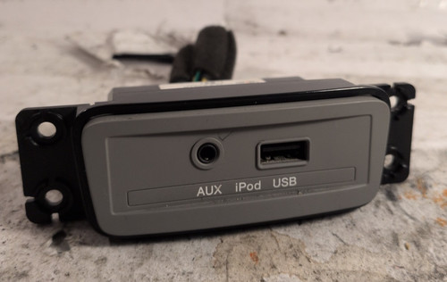 KIA OPTIMA USB AUX IPOD INPUT PORT 961202T100 MK3 2010 - 2015