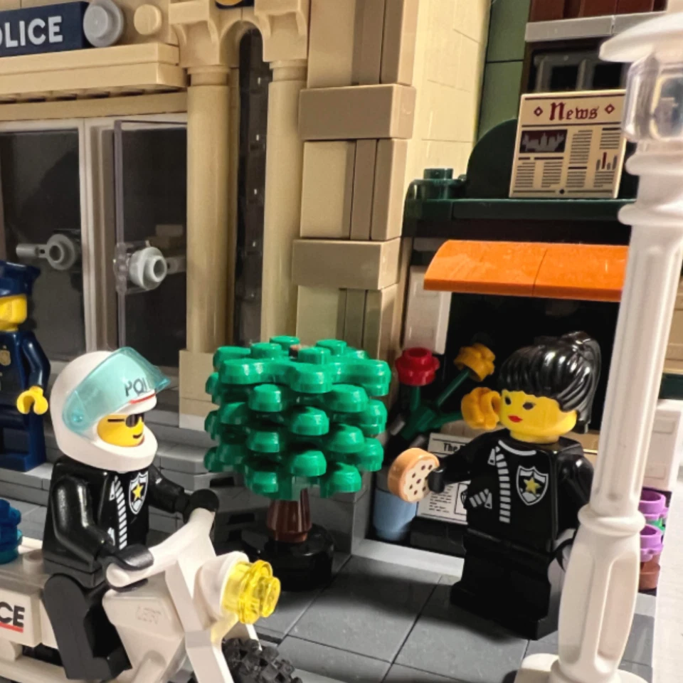 5x Lego Police Minifigures Bulk Lot Police Officer Lego Cop Minifigs Swat Lego - Image 3 of 4