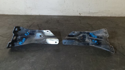 Y307-066 VW Golf 6 VI 5K1 Kotflügel Befestigungswinkel Halterung L+R 5K6821138