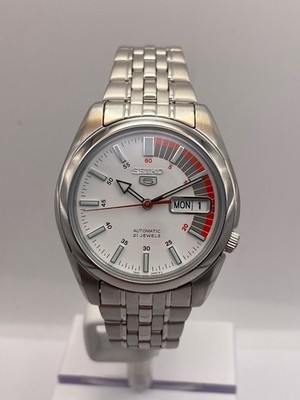 Seiko 5 Automatik weißes Zifferblatt Edelstahl Herrenuhr SNK369K1