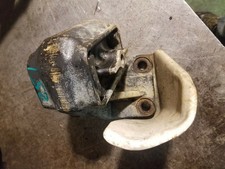 52121814AD 6.7L 6.7 Cummins Engine Mount Bracket RH / Passenger side 