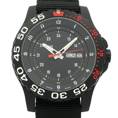 Traser Diamond P6600 MIL-G Rot Taucheruhr 200m Wasserdicht aus Japan