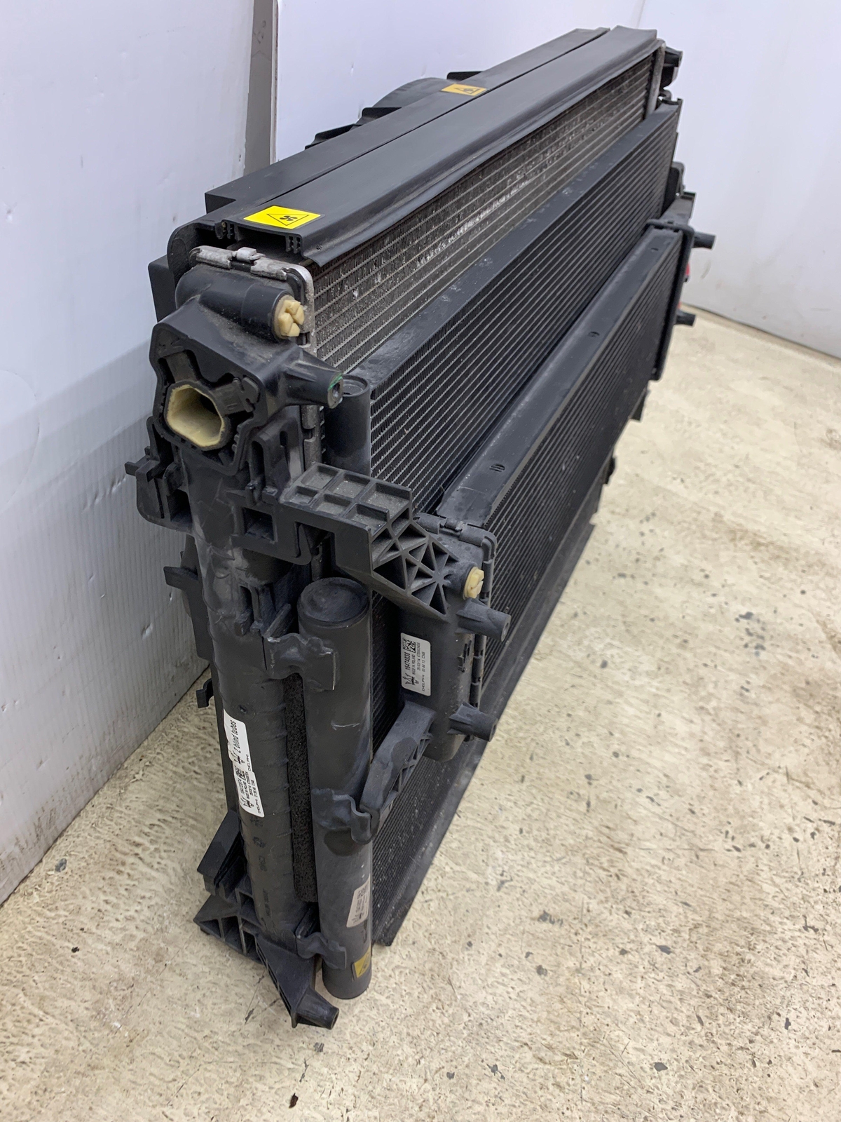 2014-2019 MASERATI GHIBLI OEM 3.0L MAIN RADIATOR & A/C CONDENSER COOLING FAN