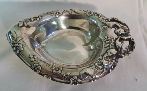 REED & BARTON STERLING SILVER HEART SHAPED DISH