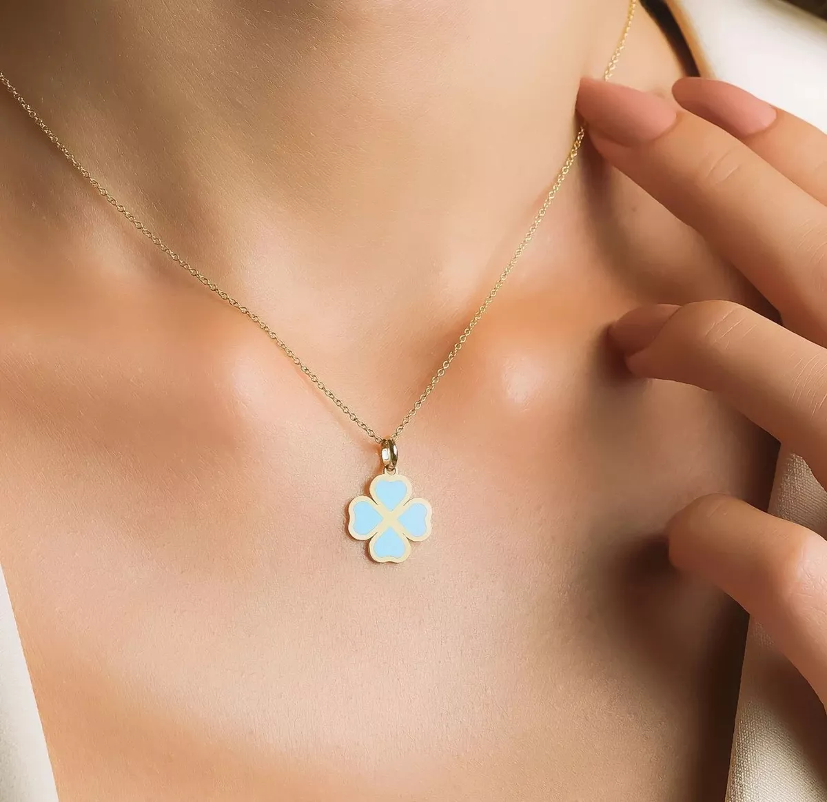 Turquoise clover necklace clearance