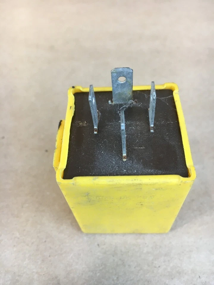 Relé de 4 pines amarillo OEM XJS XJ12 12V 15 25 minutos 8DA Lucas 33383B 4287 original Foto 4 de 4