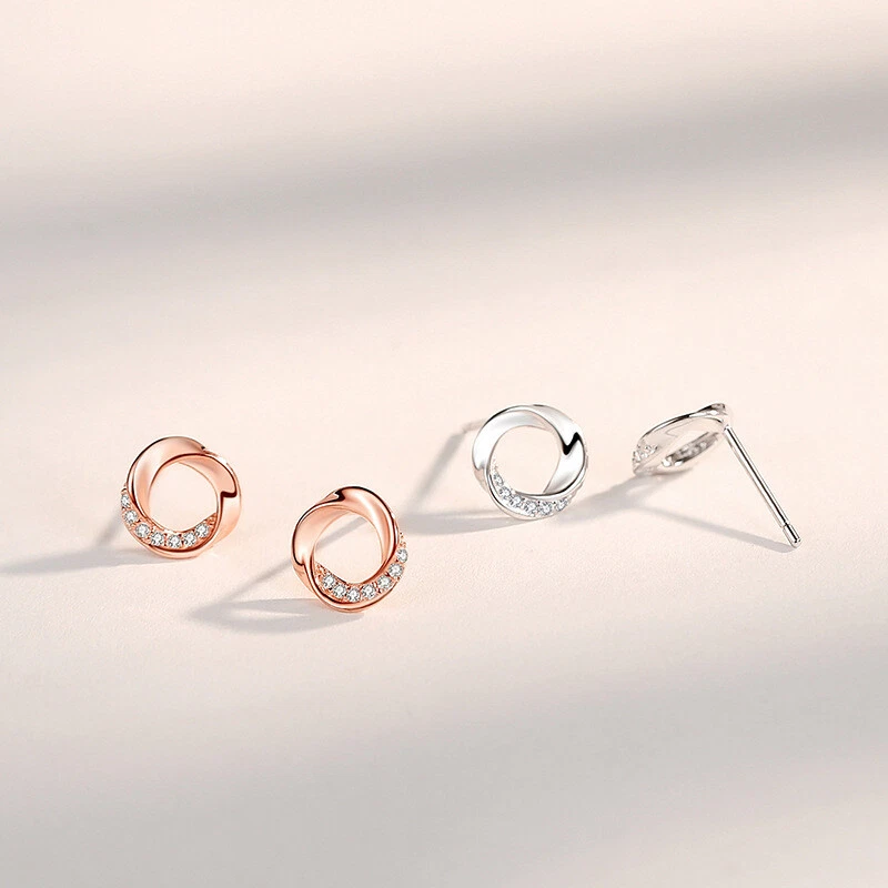 Kleine Ohrstecker Möbiusband Sterling Silber 925 Zirkonia Damen Ohrringe - Bild 1 von 1