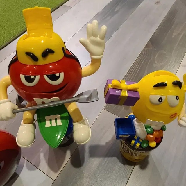 M&M Dispenser (No Box)