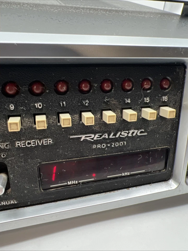 Vintage Realistic PRO-2001 Digital Programmable Scanner Tested Works Rare! VTG - Image 3 of 4